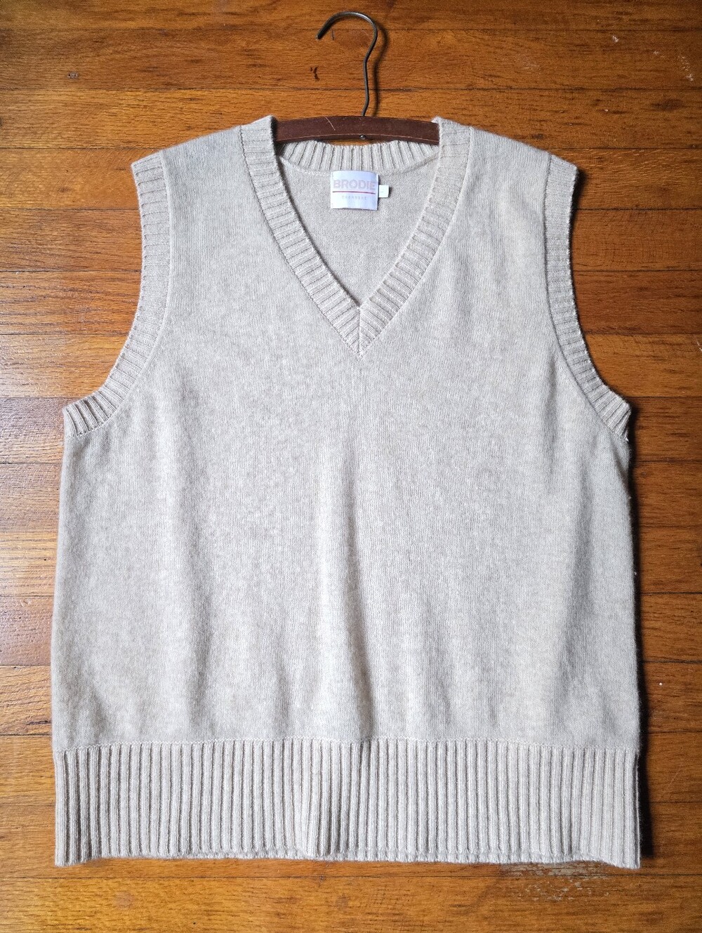 Brodie Cashmere Sweater Vest V neck Large Warm Heathered Oatmeal Mongolian